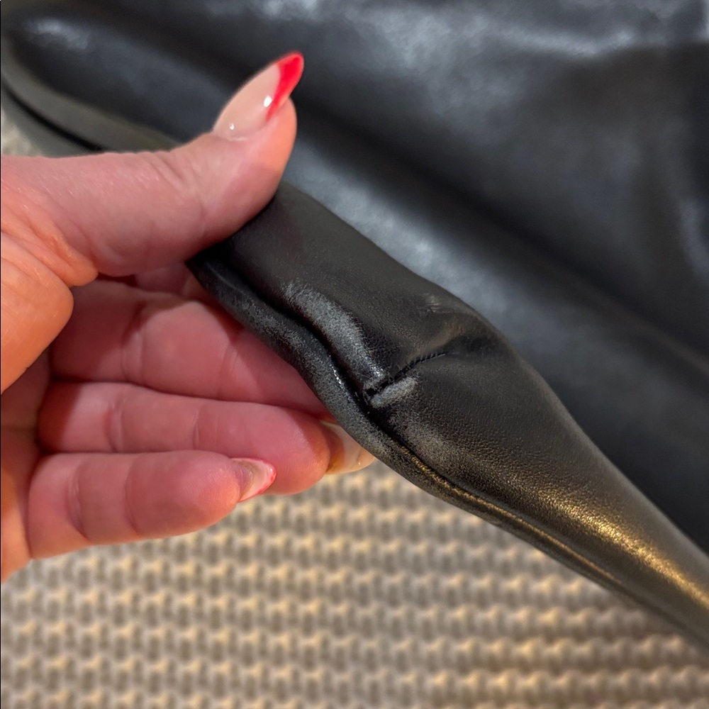 Vintage Coach Black Leather Shoulder Bag - Picture 6 of 14